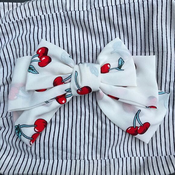 White and red cherry hair clip bow barrette, coquette cottagecore retro indie - Picture 1 of 6